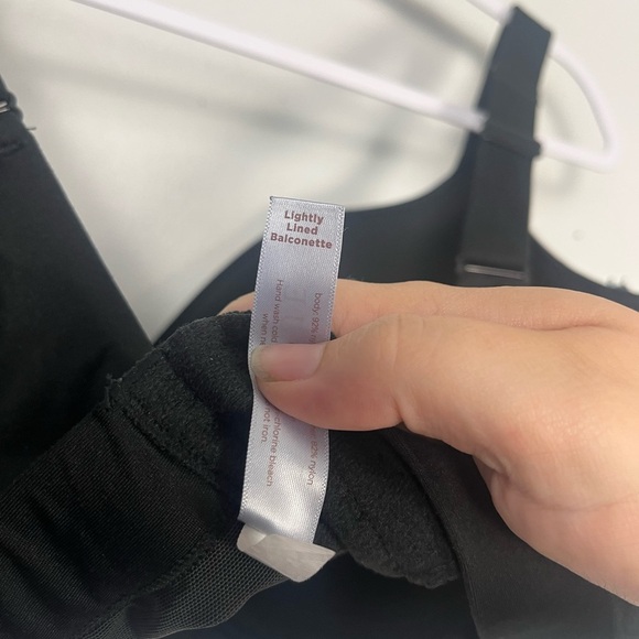 Cacique bundle of 4 lightly lined bras size 44H - Picture 15 of 16